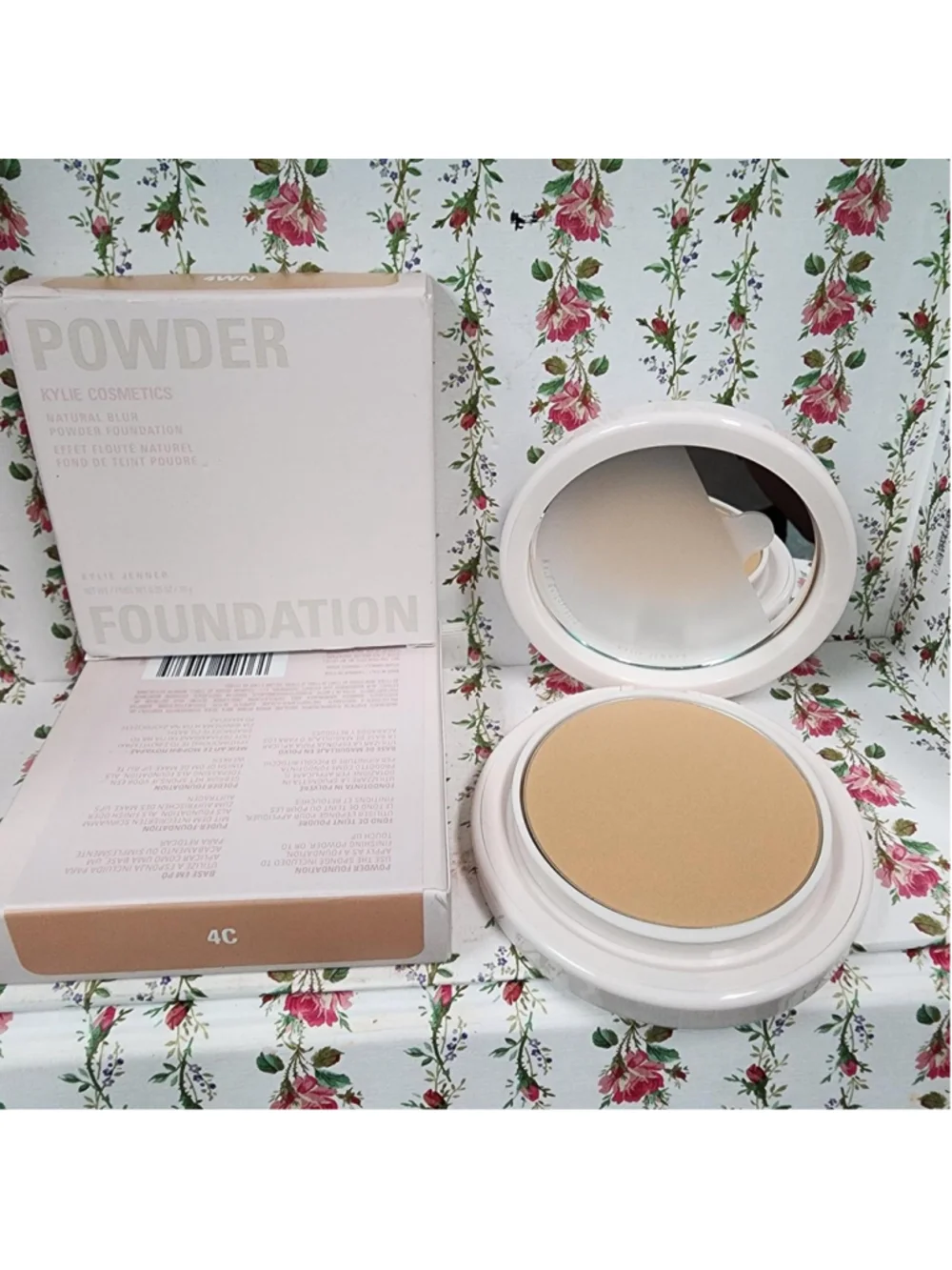Kyle Cosmetics Natural Glow Powder Foundation in shade 4C #kylecosmetics #founda